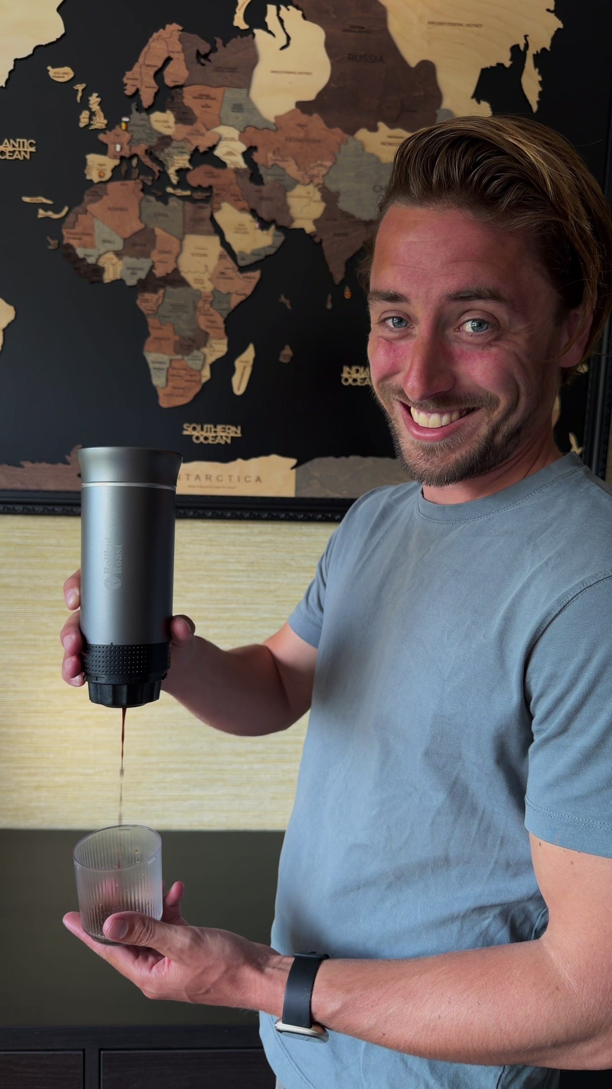 Espresso schenken uit Rolling Roast Nomad